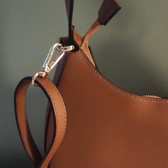 Leather Camel Shoulder to Crossbody Purse - Simons - Picture 2 of 3